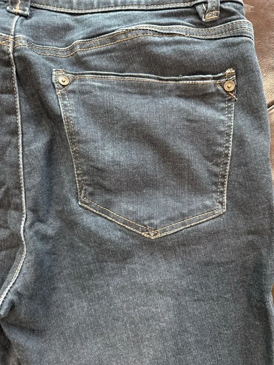 Wit & Wisdom Women's Slim Jeans/jegging - Dark Wash Black Denim with Raw Hem - Picture 4 of 4